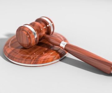 gavel-2492011_1920